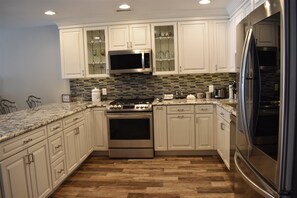 Condo (DB301 East Rochester Avenue, Unit 106) | Private kitchen