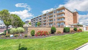 Appart'hôtel (DB301 East Rochester Avenue, Unit 106) | Extérieur