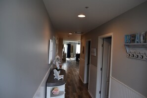คอนโด (DB301 East Rochester Avenue, Unit 106) | ภายใน