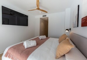 1 chambre, fer et planche à repasser, lit parapluie, Wi-Fi gratuit