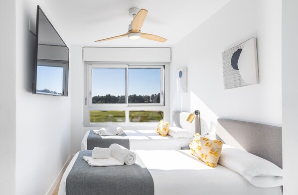 2 slaapkamers, een strijkplank/strijkijzer, gratis wifi, beddengoed