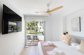 1 chambre, fer et planche à repasser, lit parapluie, Wi-Fi gratuit