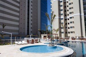 Piscina interna, piscina externa