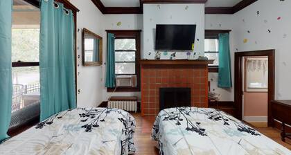 BOUGAINVILLEA BED & BREAKFAST - SUITE #1 NUMBERS (PETS OK)