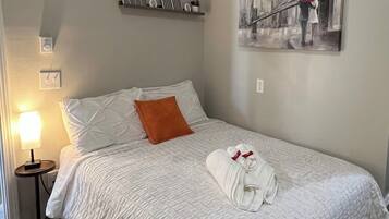 2 chambres, fer et planche à repasser, Wi-Fi gratuit, draps fournis