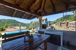 Outdoor dining - Cozy villa with pool surrounded by nature (Gologoricki dol)