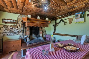 Dining - Cozy villa with pool surrounded by nature (Gologoricki dol)