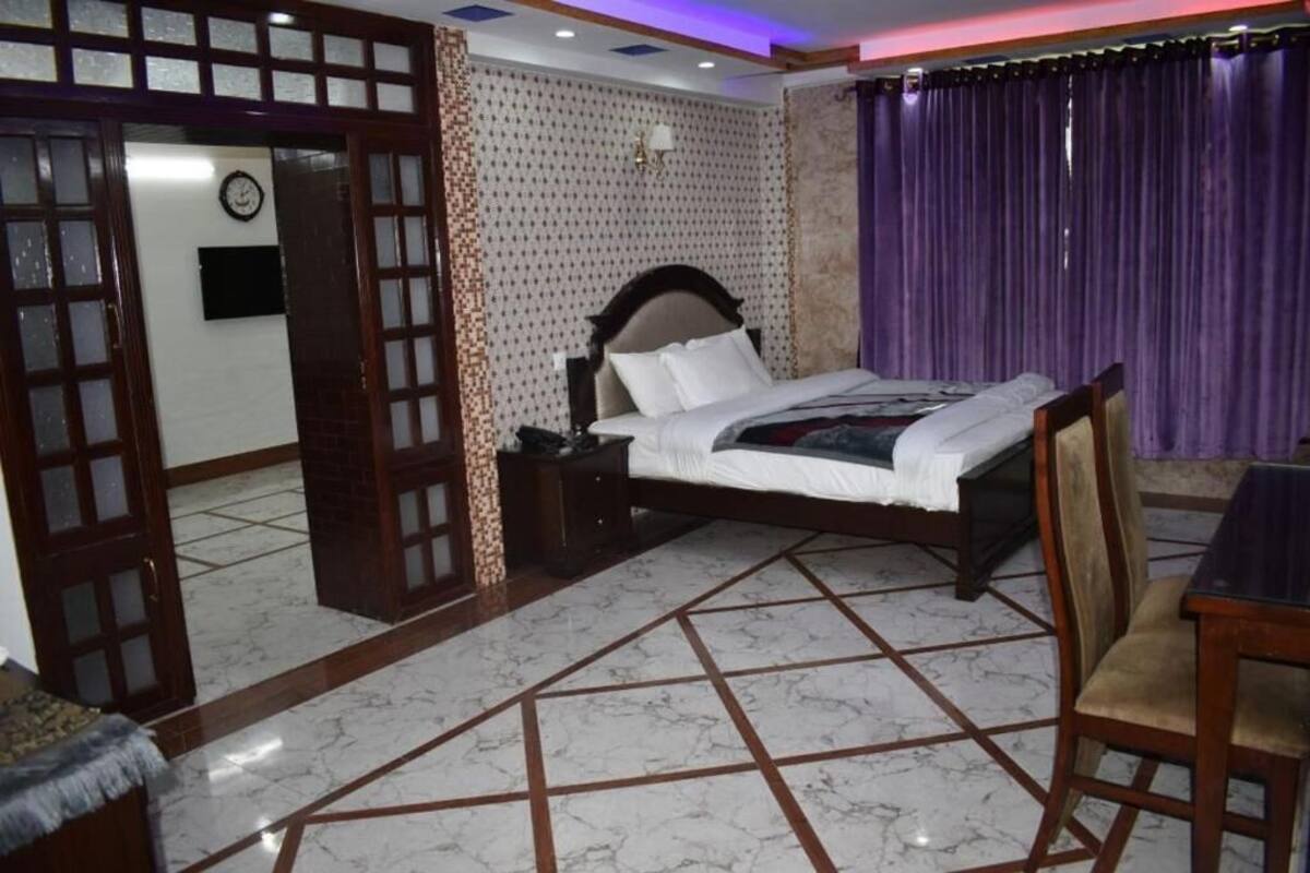 Deluxe Double Room | Free WiFi, bed sheets