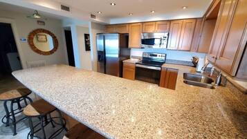 Condo, Multiple Beds, Hot Tub, Ocean View | Private kitchen | Fridge, microwave, oven, stovetop