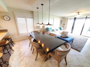 Condo, Multiple Beds, Hot Tub, Ocean View | Interior