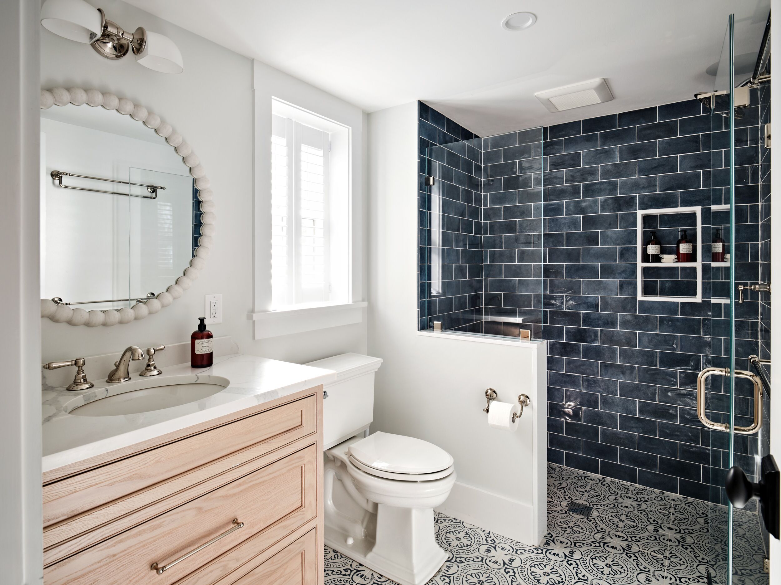 Carriage House 1st floor Bath