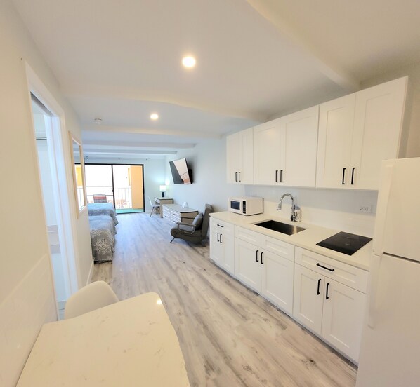 1 chambre, fer et planche à repasser, draps fournis