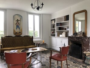 Fireplace - Beautiful country manor house with large garden (Morienne)