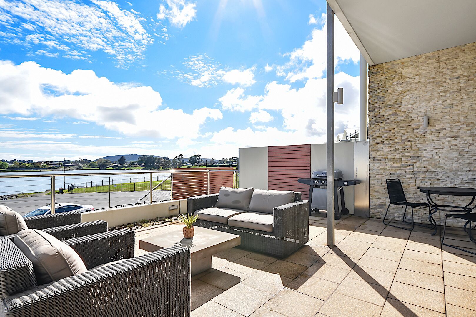 York  Cove Apartment — image 25