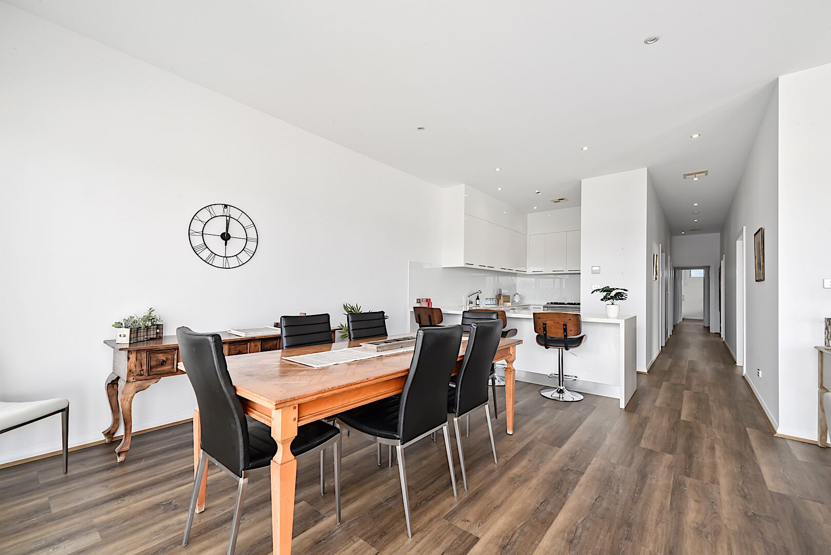 York  Cove Apartment — image 14