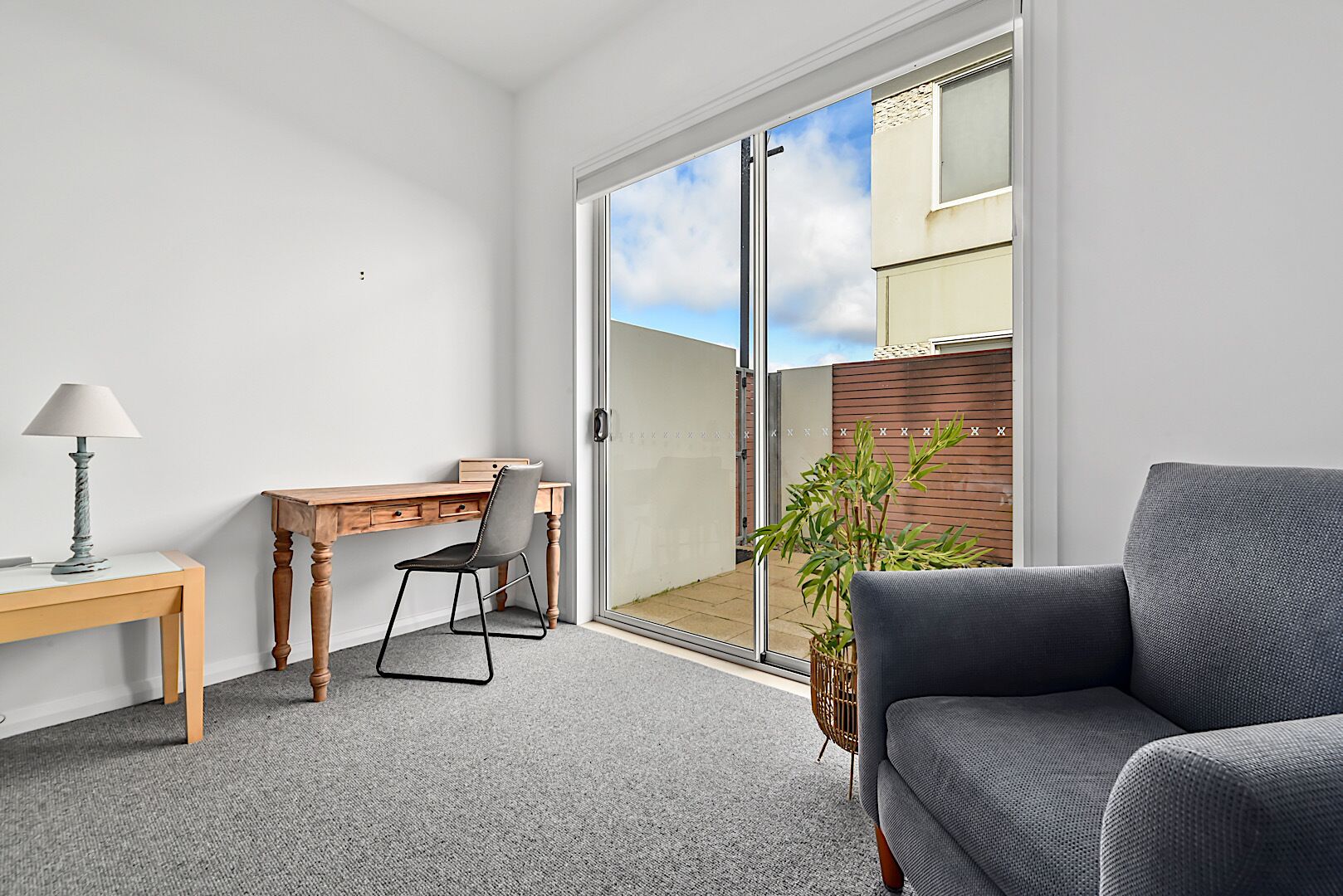 York  Cove Apartment — image 16