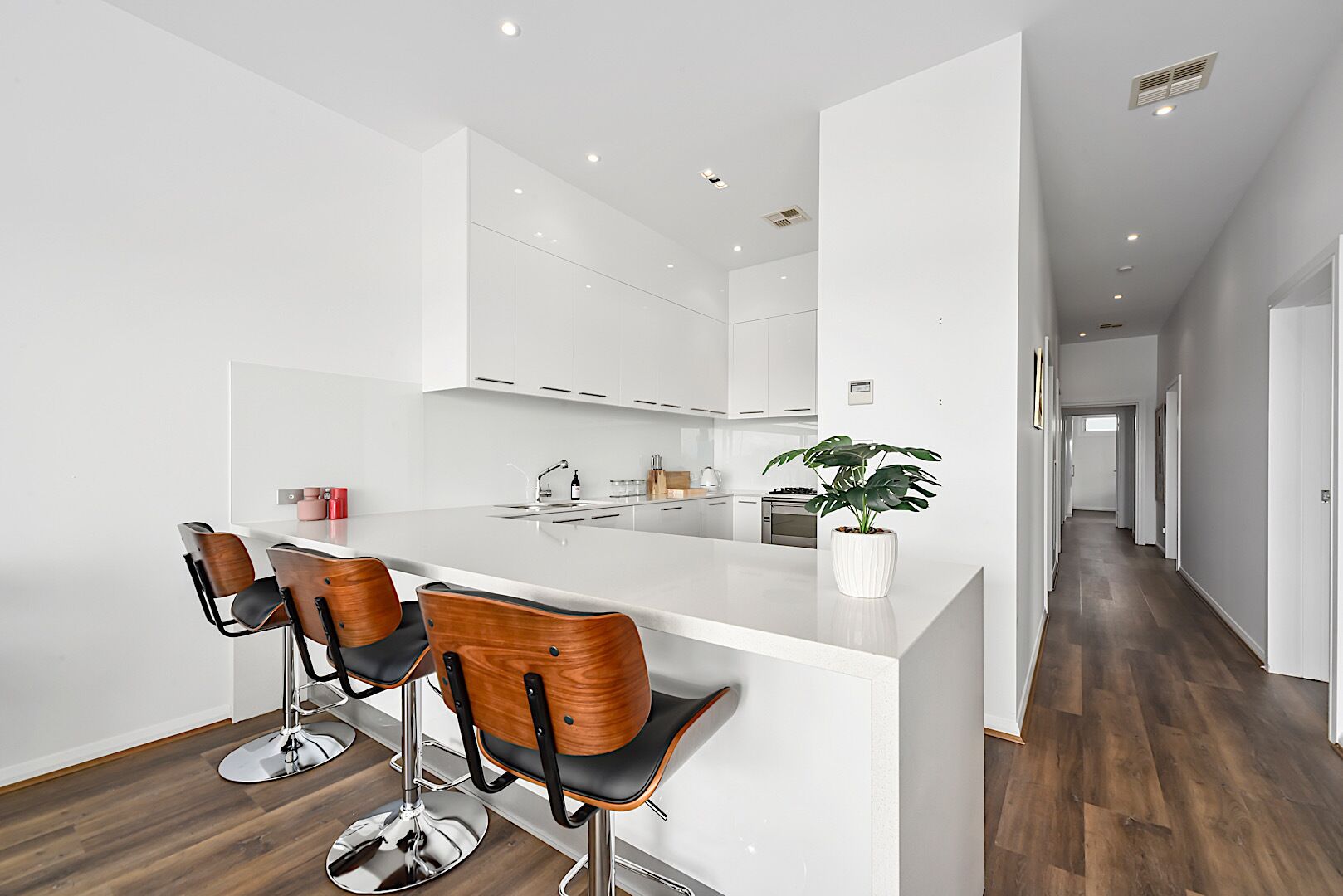 York  Cove Apartment — image 12