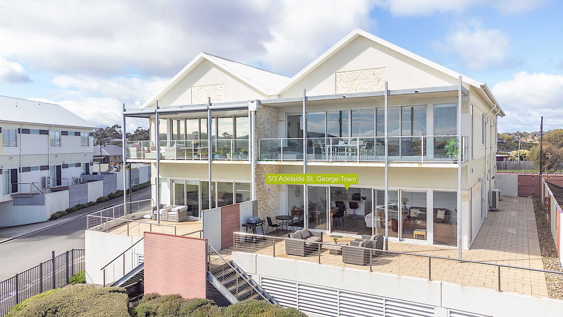 York  Cove Apartment — image 27