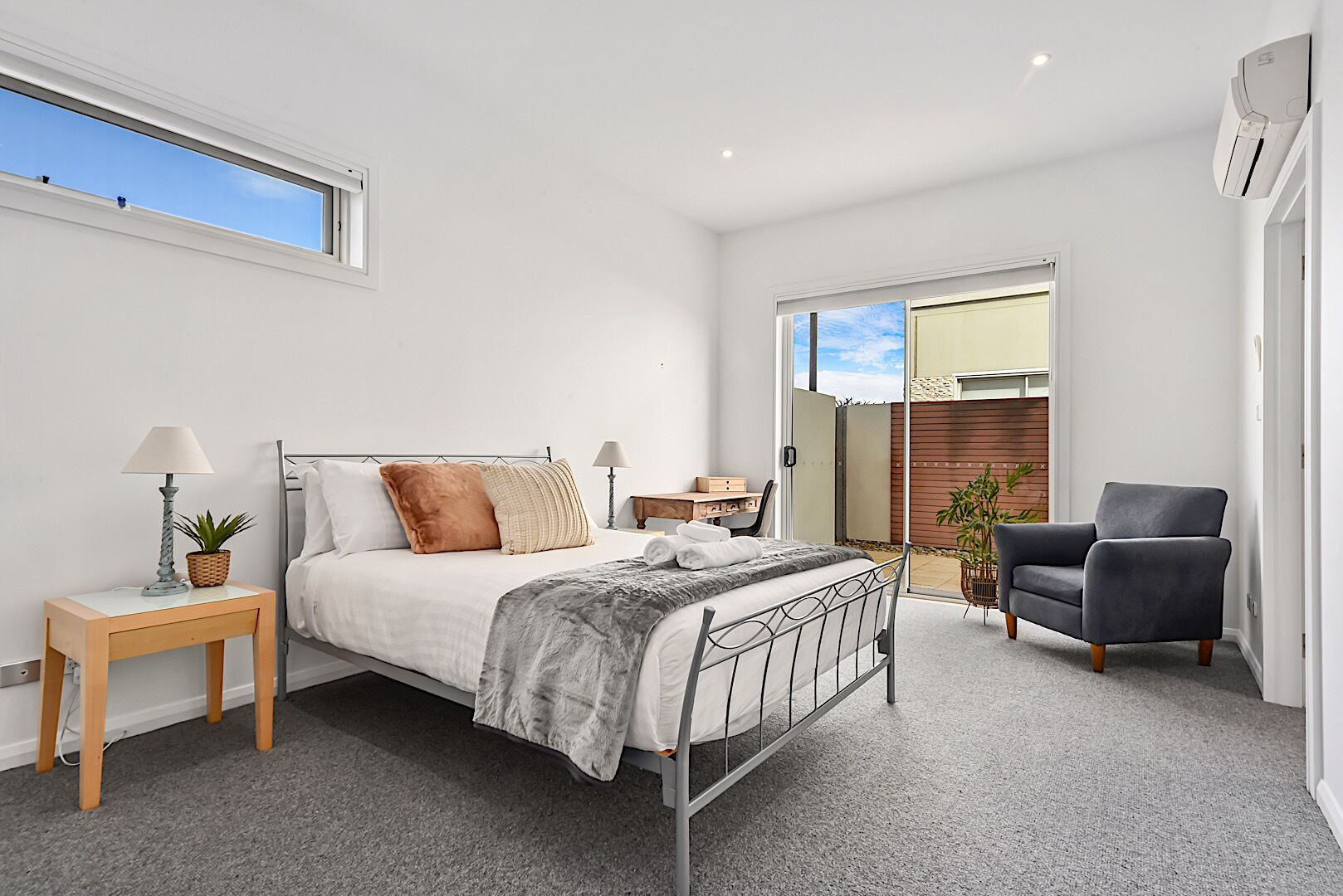 York  Cove Apartment — image 15