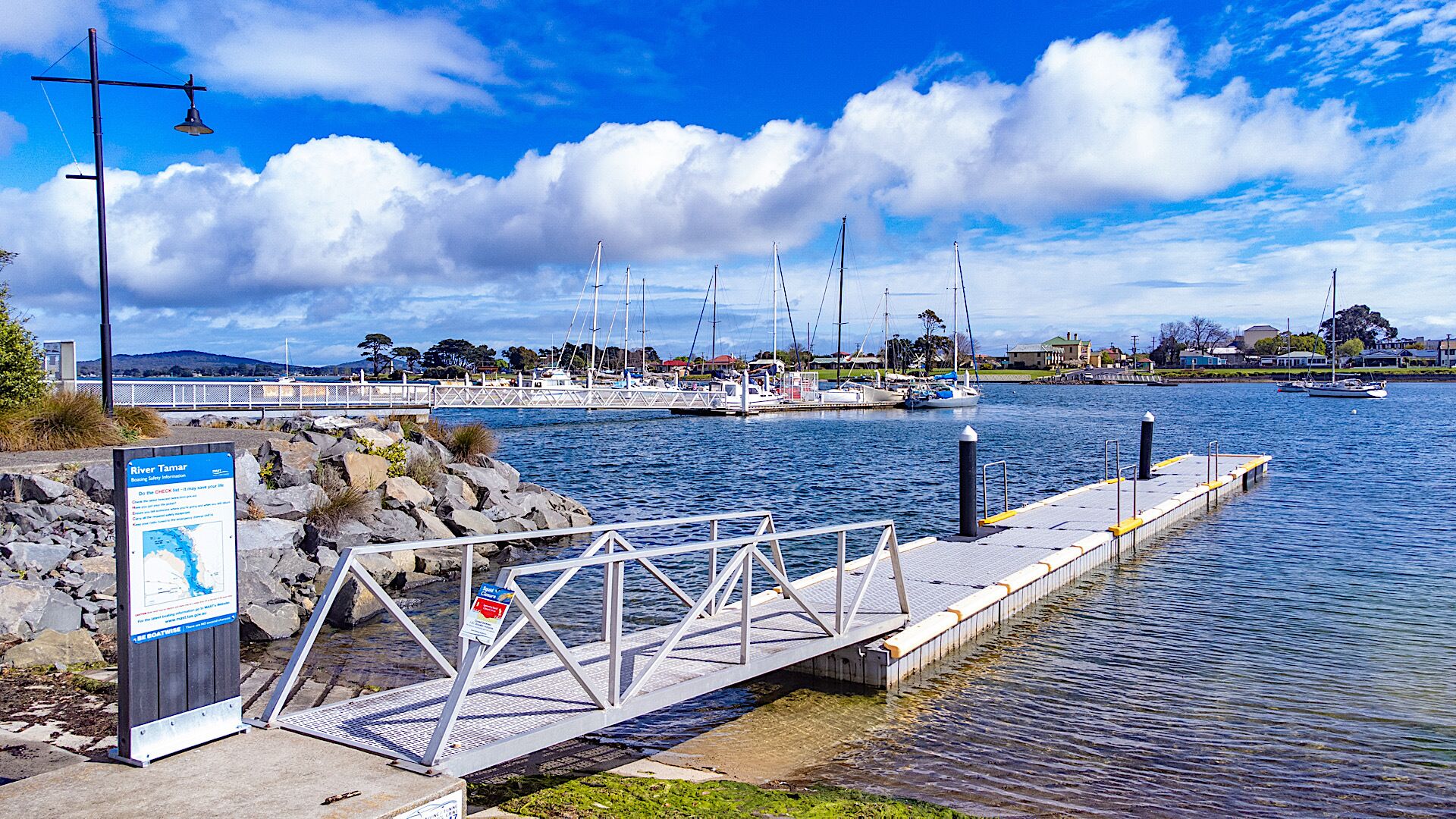 York  Cove Apartment — image 29