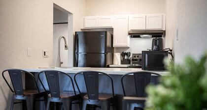 New Modern Apartment Near Ft. Huachuca (225)