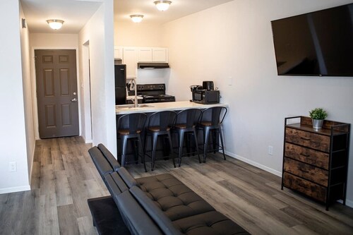 New Modern Apartment Near Ft. Huachuca (225)