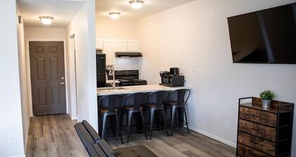 New Modern Apartment Near Ft. Huachuca (225)