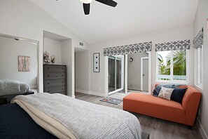2 bedrooms, iron/ironing board, WiFi, bed sheets - Chic Upstairs Condo Steps from Strands Beach (Dana Point)