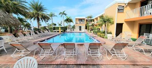 A heated pool - Satellite Motel - Sea Haven 117 (Treasure Island)