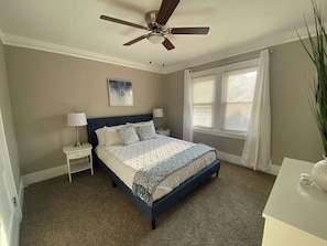 3 habitaciones, escritorio, tabla de planchar con plancha y wifi gratis