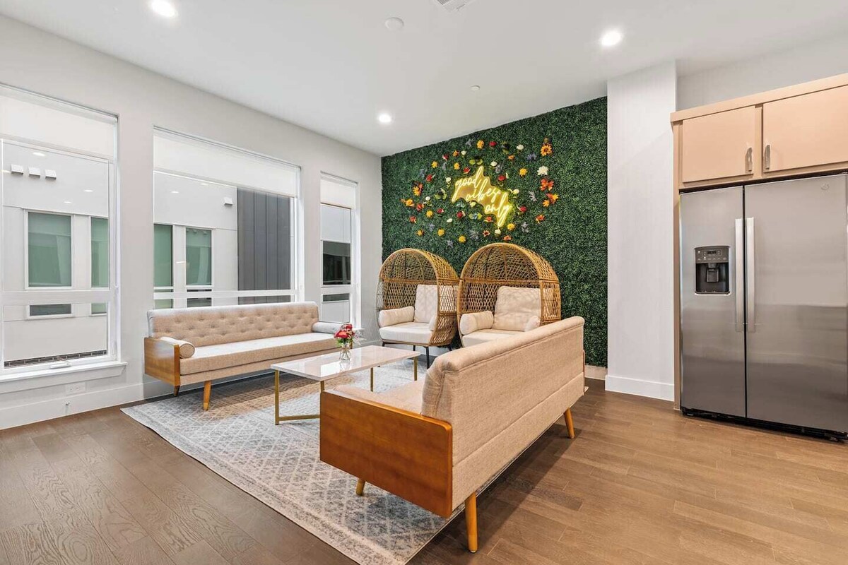 Modern and Unique Game House with Rooftop Terrace