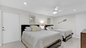 2 habitaciones, escritorio, tabla de planchar con plancha y wifi gratis