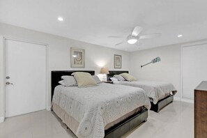 2 bedrooms, desk, iron/ironing board, free WiFi