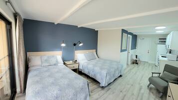 1 chambre, fer et planche à repasser, draps fournis