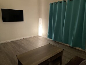 Interior - Moonbase King Bedroom Condo near University/Airport (free parking) (Las Vegas)