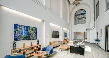 Stylish 1br Unit. Parking. Easy Ride to NYC