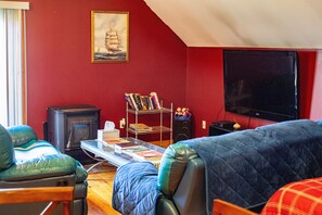 1 bedroom, iron/ironing board, free WiFi, bed sheets - Brian Piece of Heaven  for fall   Foliage.  Beautiful colors (arlington)