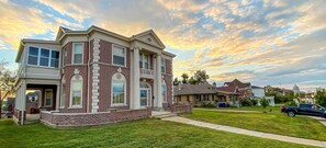 Exterior - Experience Historic Elegance in the Heart of Missouri’s Capital City (Jefferson City)