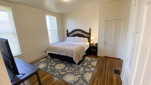 1 bedroom, iron/ironing board, free WiFi, bed sheets - Experience Historic Elegance in the Heart of Missouri’s Capital City (Jefferson City)