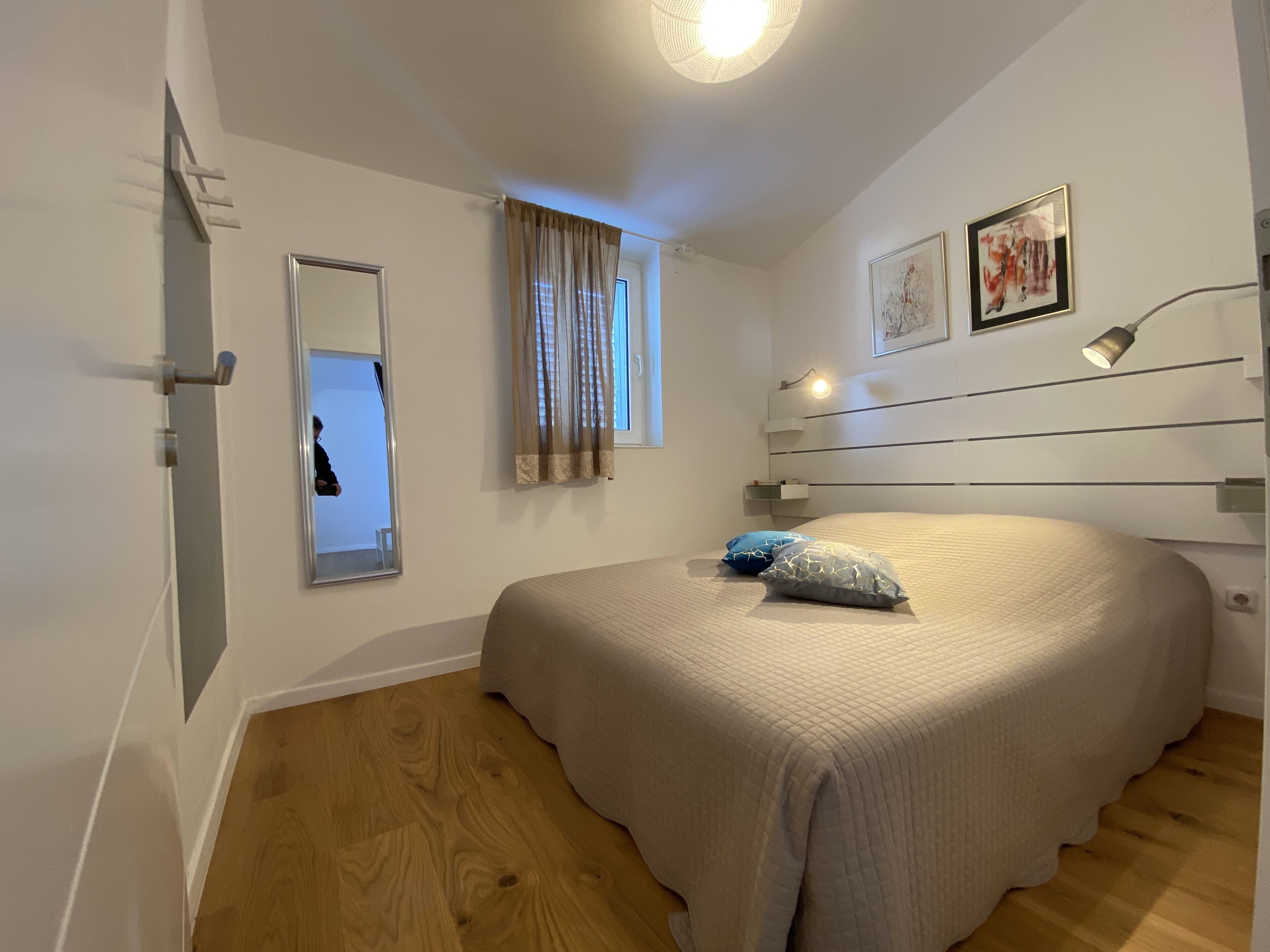 2 chambres, fer et planche à repasser, Wi-Fi gratuit, draps fournis