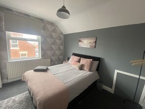 3 soverom, strykejern/-brett, wi-fi (inkludert) og sengetøy