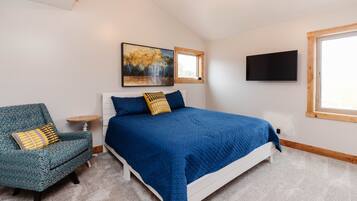 4 bedrooms, desk, iron/ironing board, travel crib