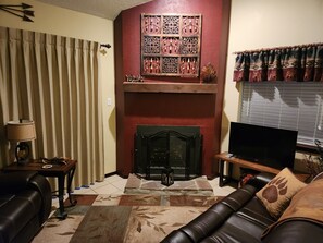 TV, fireplace