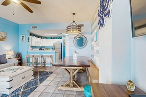 TV, DVD player - Quaint Condo with Beautiful Gulf Views, a Shared Pool, Pool Spa, & Gym (Fort Morgan)