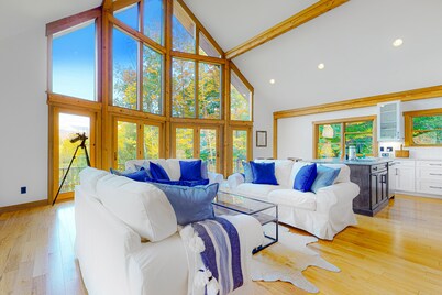 Dog-friendly home with Mt. Washington view, firepit, WiFi, & deck