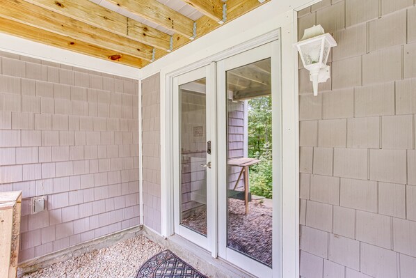 Terrace/patio - Single-Level Duplex with Fast WiFi & a Full Kitchen - Close to Magic Mountain (Windham)