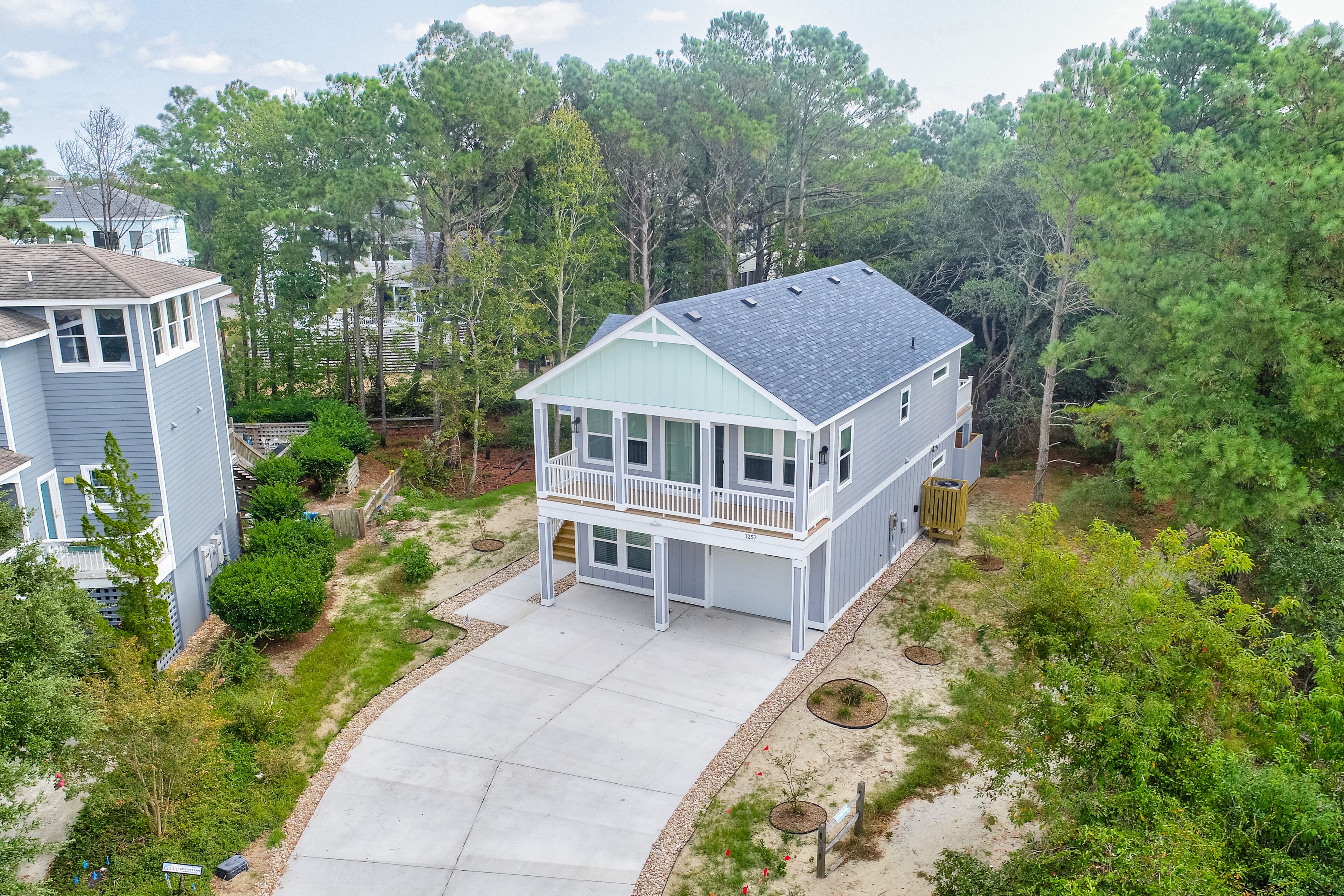 Fantastic Family Dog-Friendly Home with Fast WiFi, Shared Pool, & Beach Access