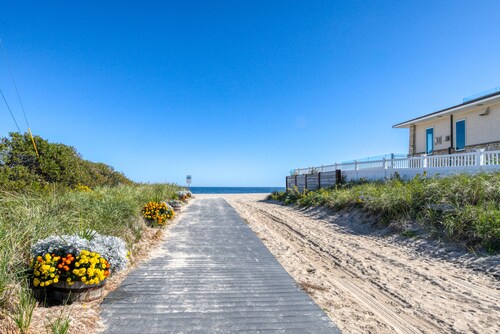 Coastal gem with free WiFi, backyard, & patio - walk to beach