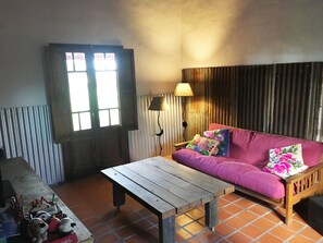 Smart TV, fireplace - Cottage (Las Flores)