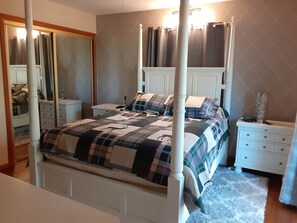 5 bedrooms, iron/ironing board, free WiFi, bed sheets - Beautiful cabin 2 story with 2 decks, near Lake Gregory, Lake Arrowhead.  (Crestline)